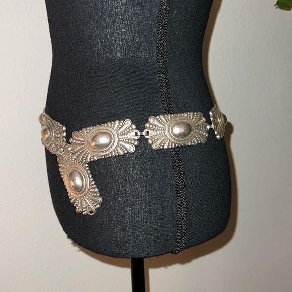 Escada Women’s Concho Vintage Designer Chain Link Silver tone Made in Spain Belt - Picture 3 of 9